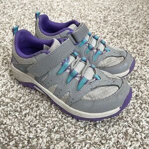 Size 12 / Girls Merrell Sneakers